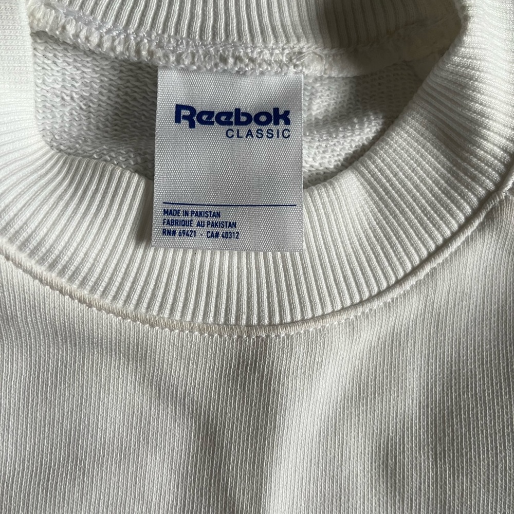 Sweatshirt - Picture 2 of 3